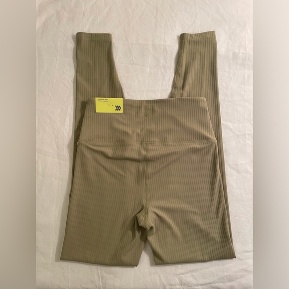 All In Motion Ultra High Rise Leggings Size XS Olive Green - Picture 2 of 10